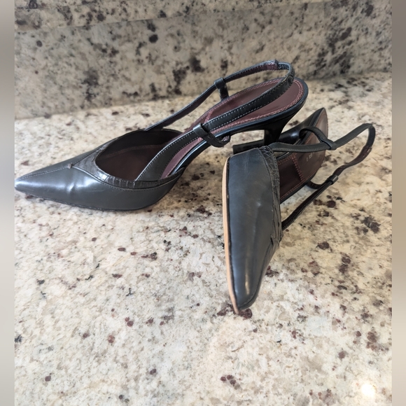 Tahari Vintage Slingback heels - Picture 5 of 6